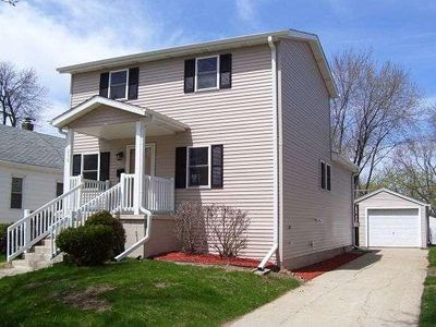 230 E Norwich St, Milwaukee, WI, 53207