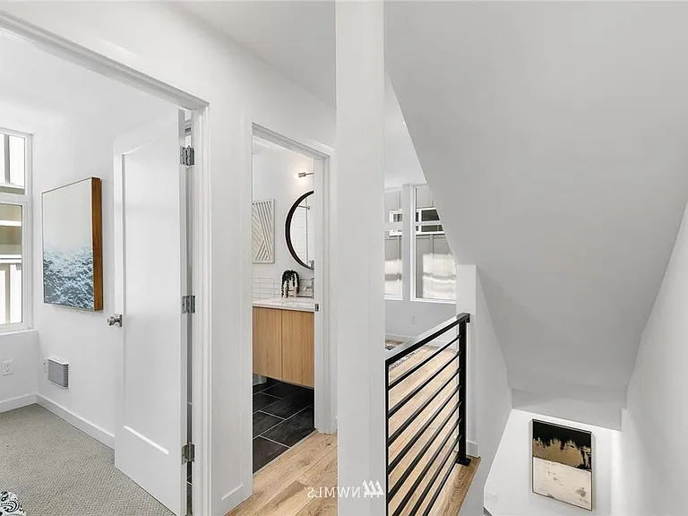 2408 Dexter Ave N #E — Photo 1