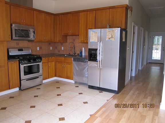 2nd image of 3353 Folsom St