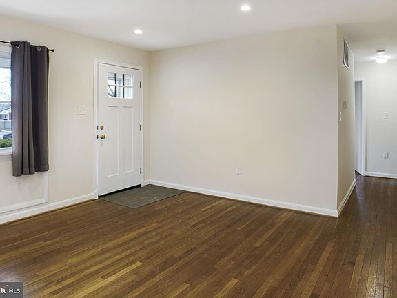 4th image of 6813 Ingraham St