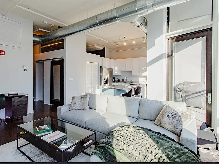 740 W Fulton St #511 — Photo 3