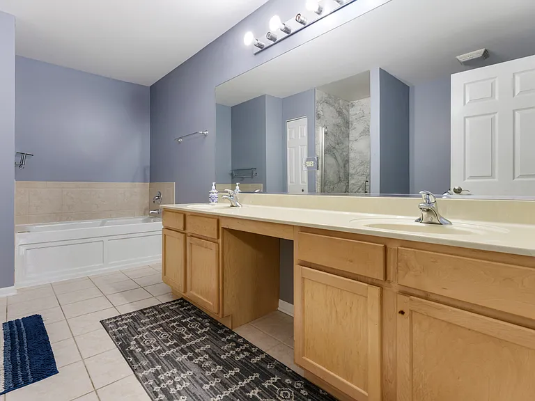 460 Vaughn Cir — Photo 13