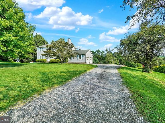 2nd image of 563 Deer Rd