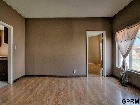 5th image of 2200 Avenue A