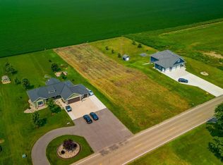 704 N West St, Janesville, MN 56048
