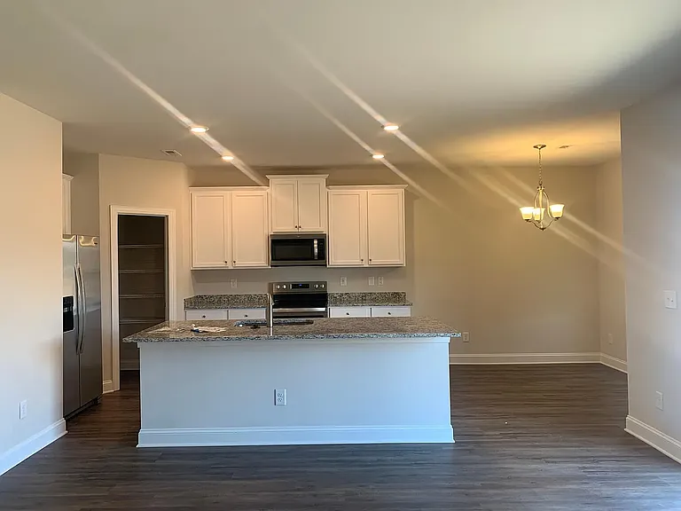 10 Level Dr — Photo 2