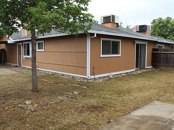 4th image of 108 Hoxsie Ct #B
