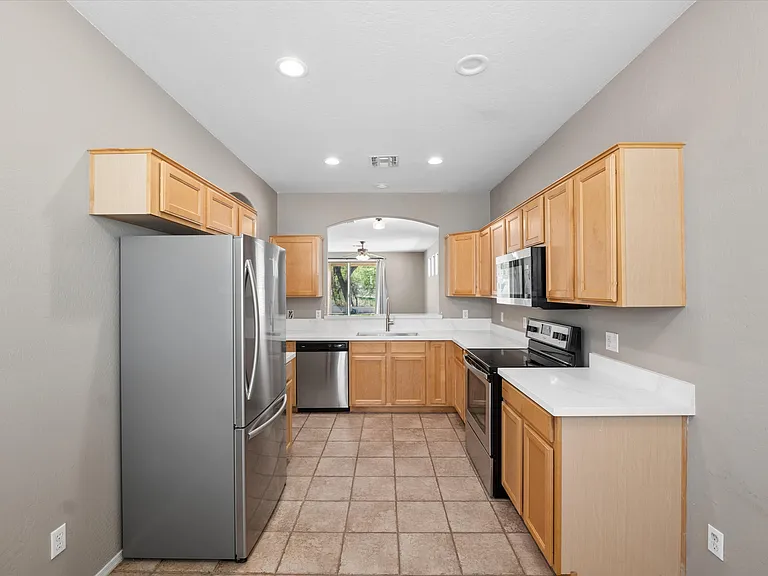 2519 E Fremont Rd — Photo 18