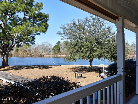 3rd image of 99 Hummingbird Ln