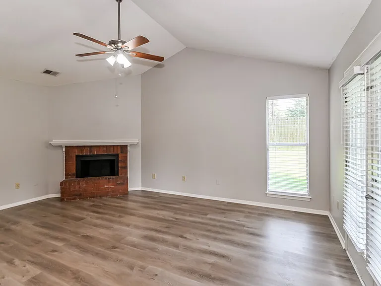 3655 Corsica Dr — Photo 5