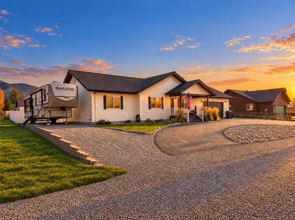 209 Holly Dr, Star Valley Ranch, WY 83127