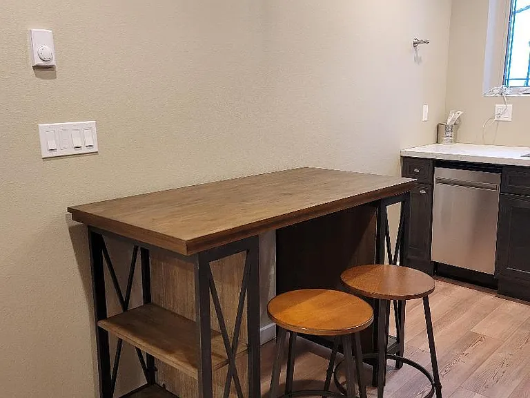 2442 SW Sheffield Ave #B — Photo 5