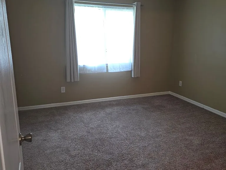 122 Wilton Cir — Photo 14