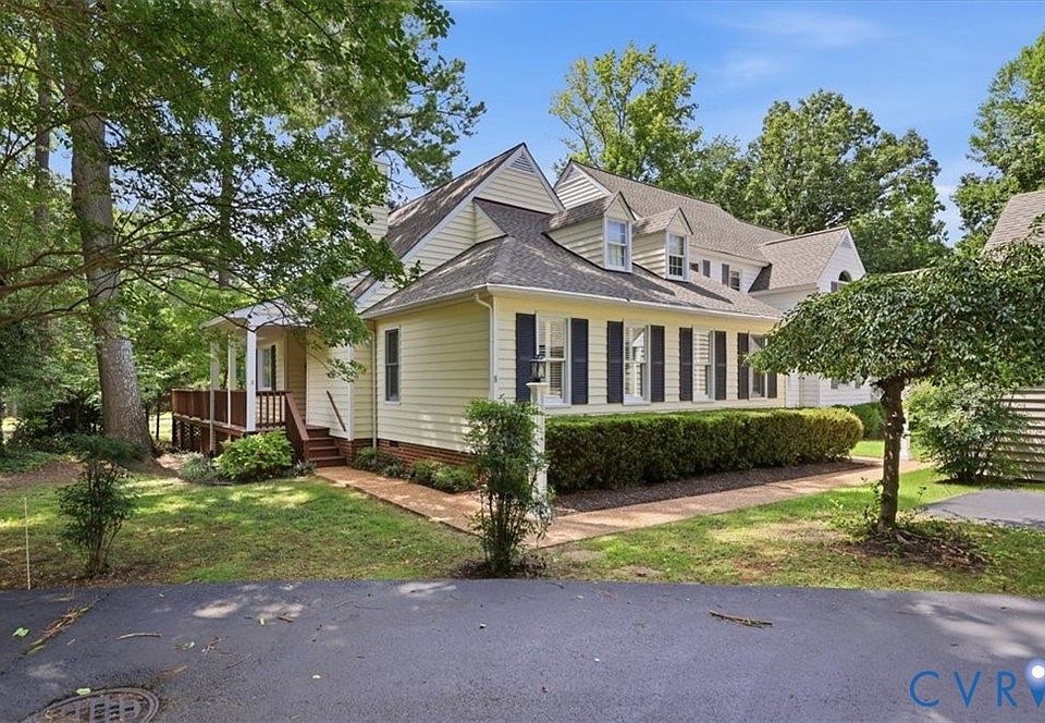 1st image of 8 Muirfield Green Ln