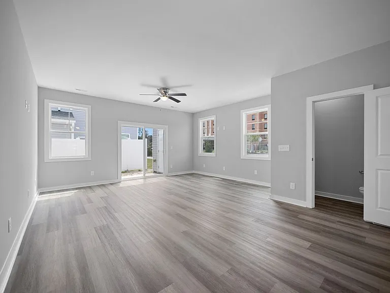 302 Starfish Ln — Photo 8