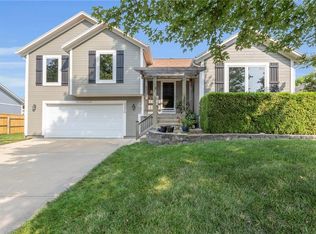 22648 S Madison St, Spring Hill, KS 66083