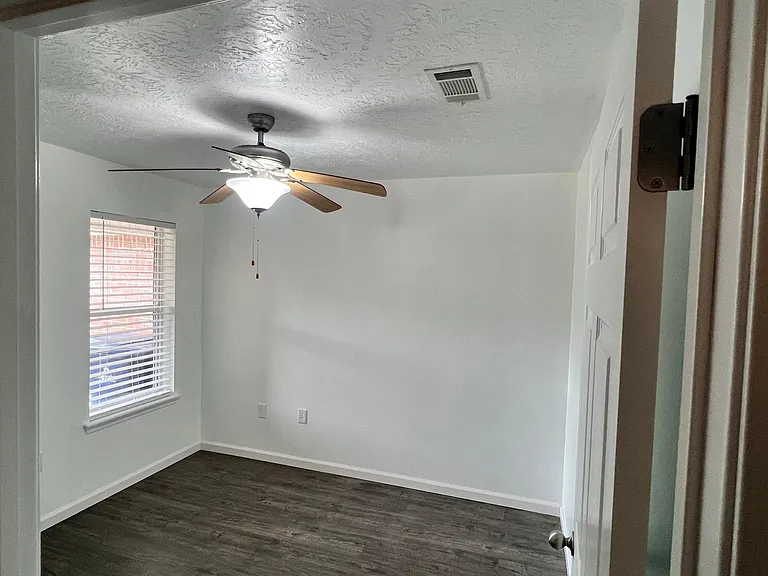 Bedroom 2/4