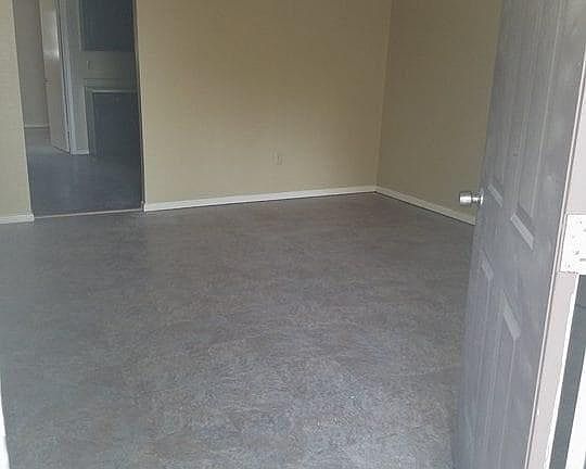 3rd image of 621 E Vine Ave