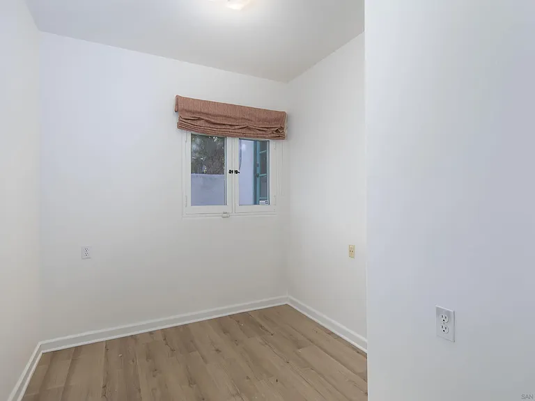 409 Dunemere Dr — Photo 14