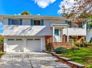 1817 Roberta Ln, Merrick, NY 11566