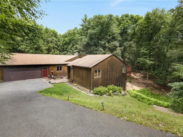 9 Black Cherry Lane, Newtown, CT 06482
