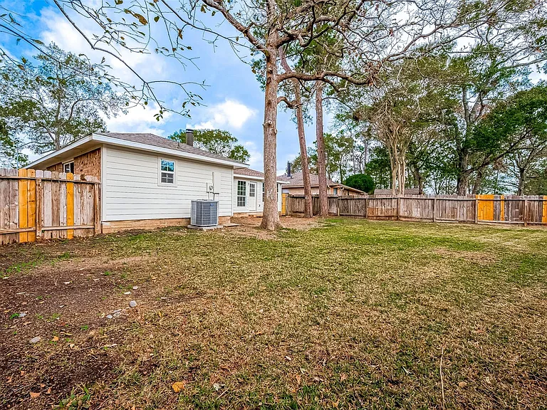 635 Tarpaulin Way — Photo 31