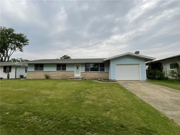 20 Rollin Hills Blvd, Effingham, IL 62401