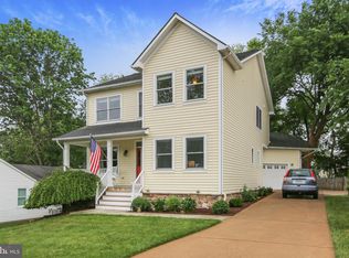 421 E E St, Purcellville, VA