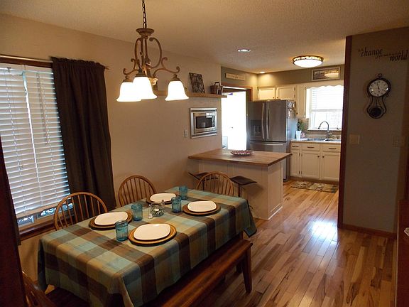 5th image of 6401 Chablis Dr