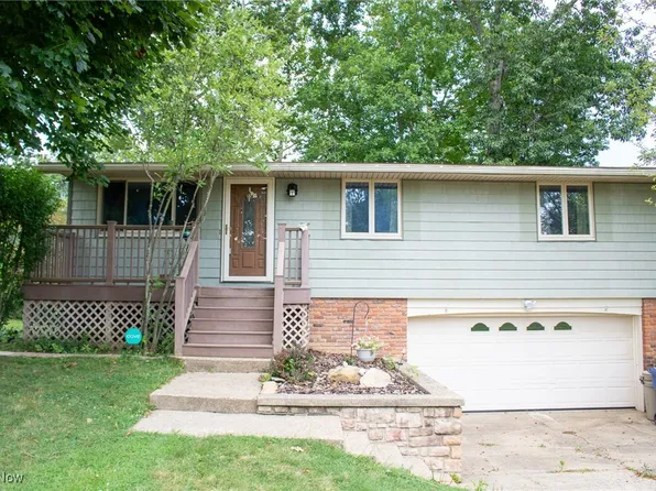 1553 Quail Hollow Dr, Cambridge, OH 43725