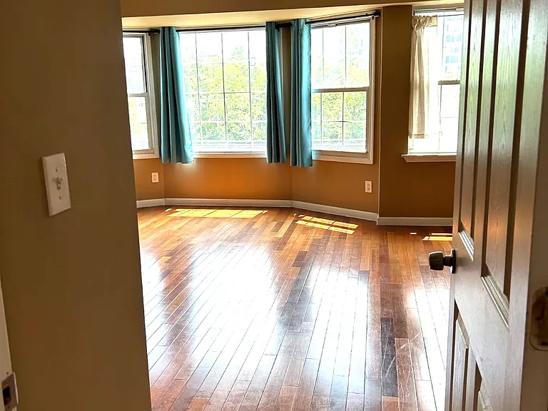 1119 Hamilton St #B — Photo 6