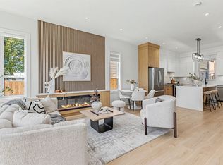 957 Edgar Ave #101, Coquitlam, BC V3K 2K1