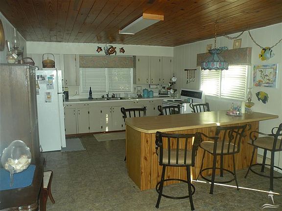 2nd image of 105 SE 2nd St
