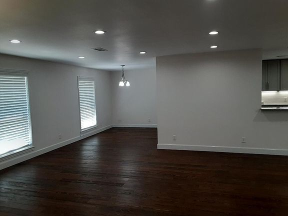 3rd image of 1616 Amherst Dr #1616