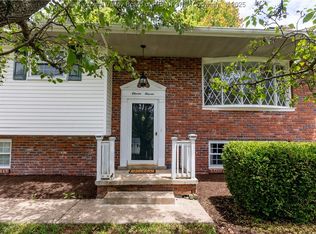 1111 Shamrock Rd, Charleston, WV 25314