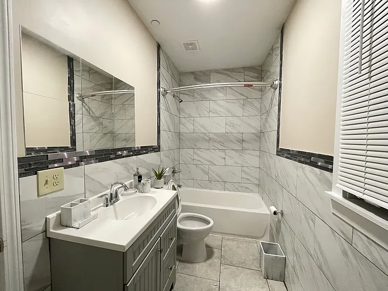 516 N Broadway #101 — Photo 5