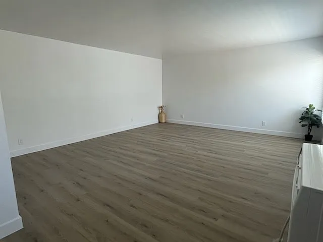 5548 Yarmouth Ave #7 — Photo 5