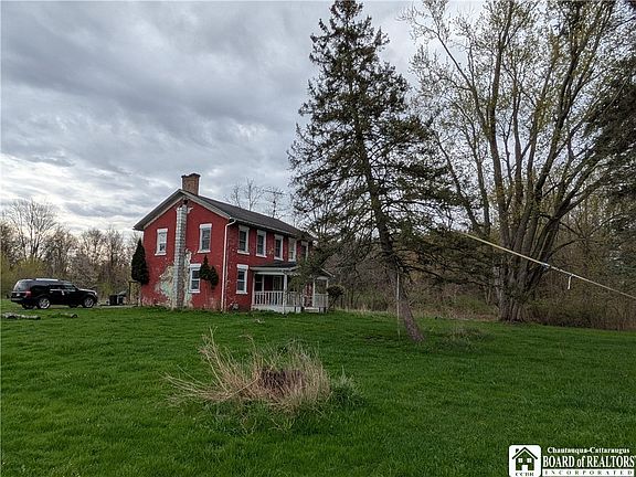 2nd image of 2247 Hess Rd