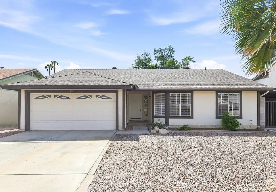 1101 W Wickieup Ln