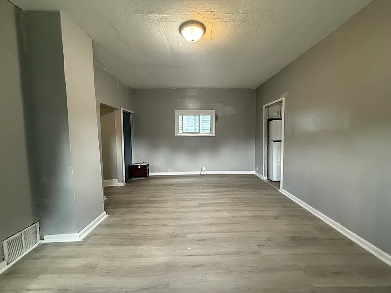 463 Oak St — Photo 8