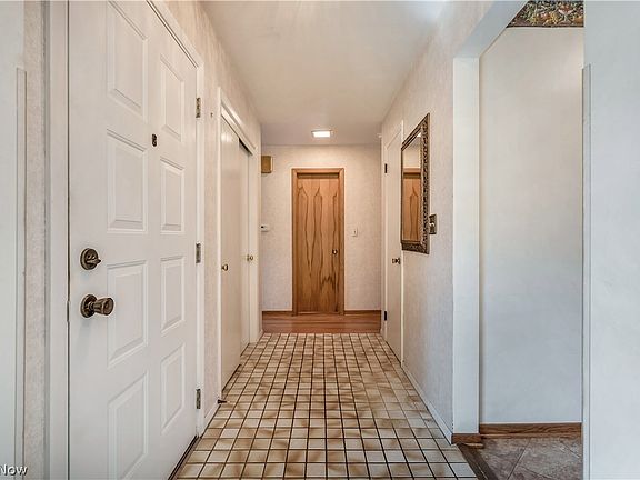 5th image of 155 Moore Rd