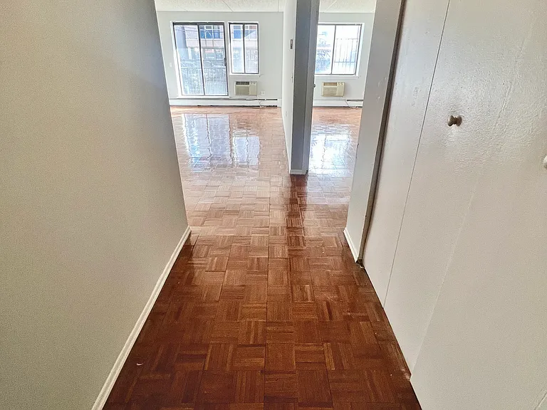 137-02 Northern Blvd #6J — Photo 7