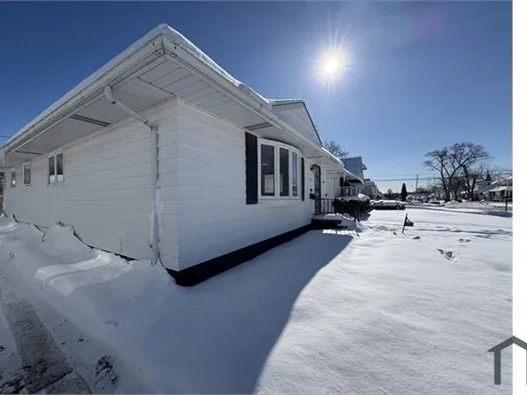 5075 Arch St, Maple Heights, OH 44137