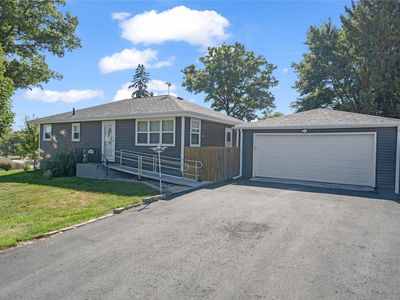 320 Burlington Ave, Martensdale, IA, 50160