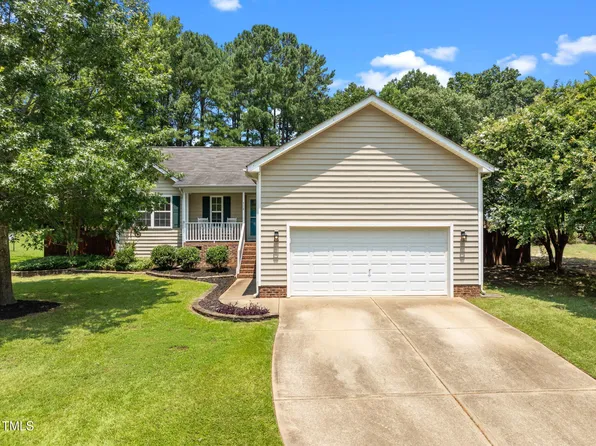 508 Hidden Cellars Dr, Holly Springs, NC 27540