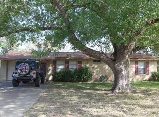 420 High Meadow Dr., Pleasanton, TX 78064