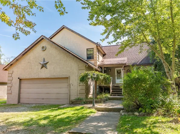 2203 S Medina Line Rd, Wadsworth, OH 44281