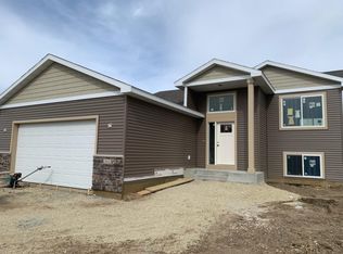 1402 20th St NE, Austin, MN 55912