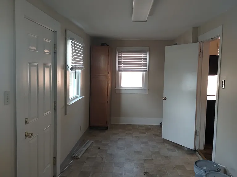 209 Lamont St — Photo 10
