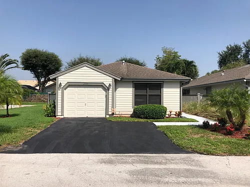 2555 Bedford Mews Dr Photo 1
